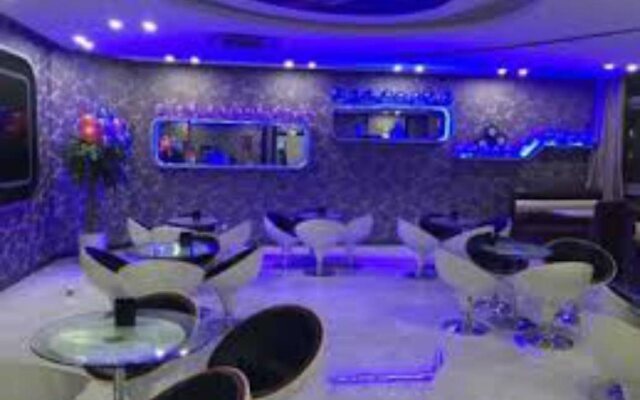 Hangzhou Space Capsule Hotel