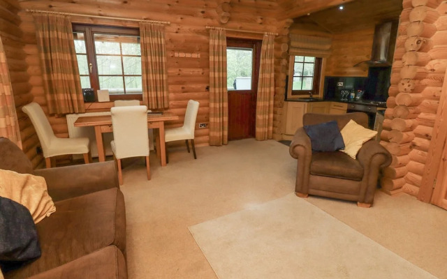 24 Lakeside Drive
