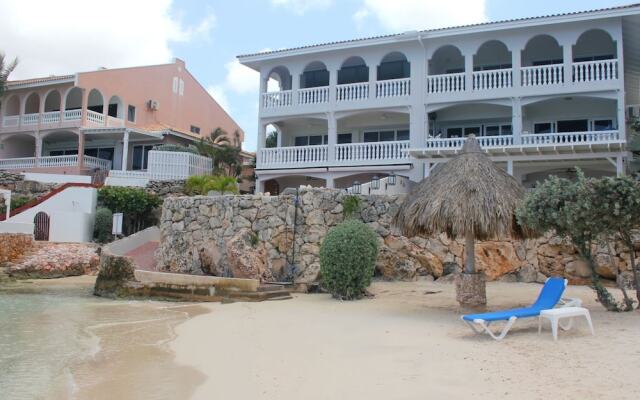 Sea-view Apartment in Mambo Beach Near Seaaquarium