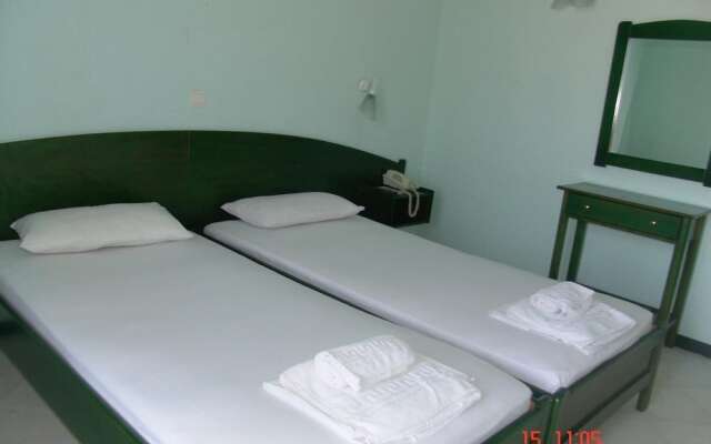 Nikos Apartments
