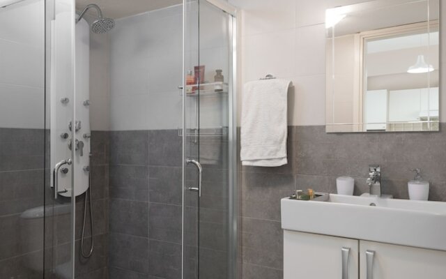 Central Luxury Apartment