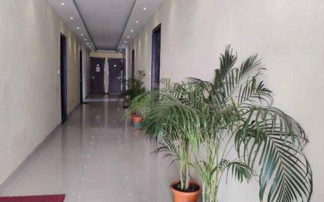 SPOT ON 70379 Hotel Maity Residency