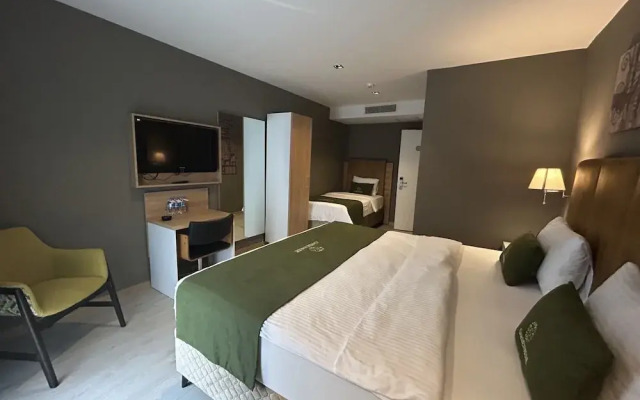 Garden Mode Airport Hotel