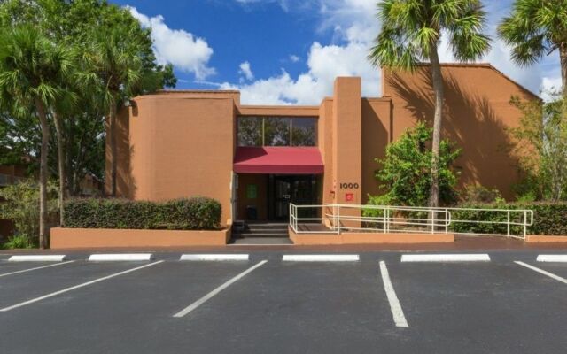 Stayable Select Gainesville