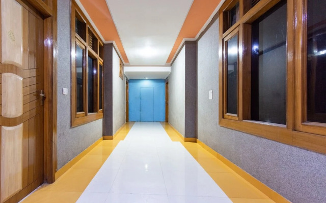 Oyo 44199 Hotel Crossroads