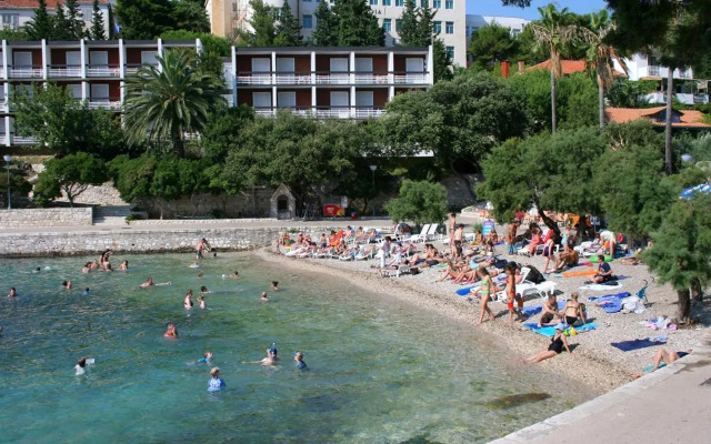 Apartments and rooms with parking space Hvar - 13161