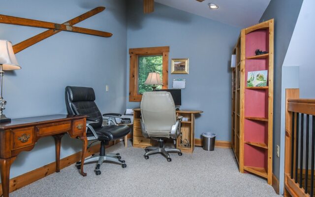 Pinehaus Chalet 4 Bedroom House