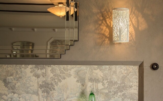 Forest House And Andersens