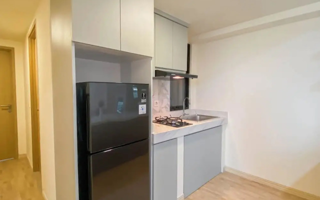 Modern Look And Restful 3Br At Meikarta Apartment