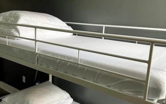 I Street Capsule Hostel