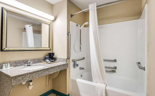 Quality Inn & Suites Dublin