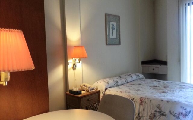Summer Holiday Hotel