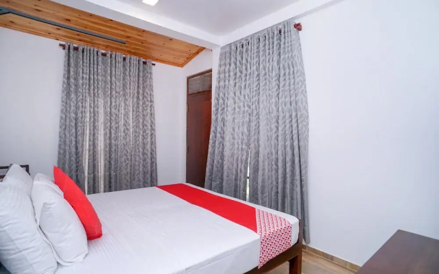 Oyo 390 Surf Sea Breeze Land Side