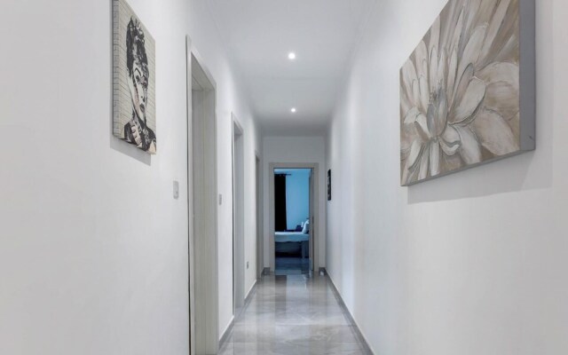Seafront Penthouse w Unobstructed Sea Views