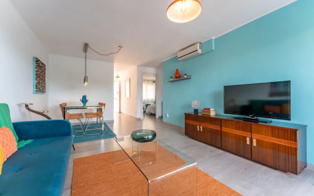 Your Retro Beach Front Hideaway in Salou