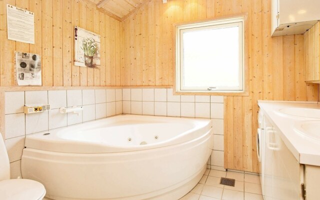 Comfortable Holiday Home in Hornbaek Near Sea