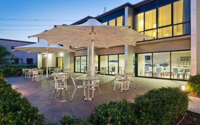Quality Hotel Taylors Lakes