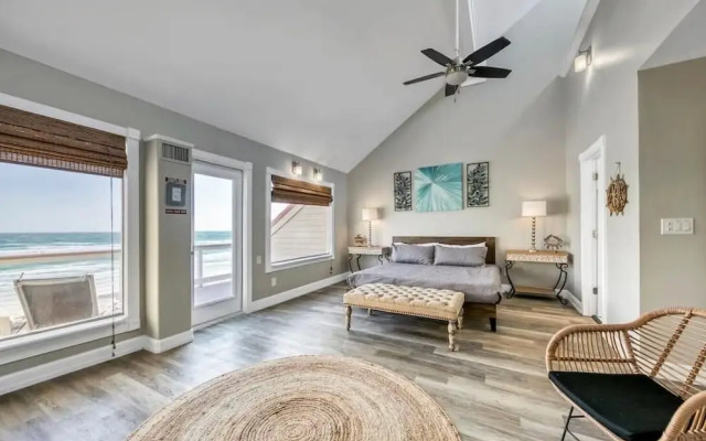 Green Reef #6- Beachfront Bliss