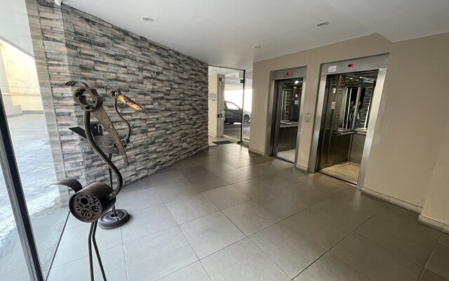 Modern Studio With Open Views, Pool, and 24-hour Security