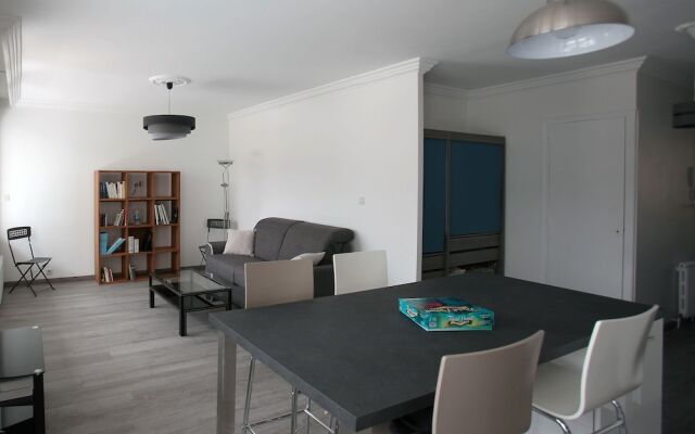 Annecy downtown, big one bedroom apartment
