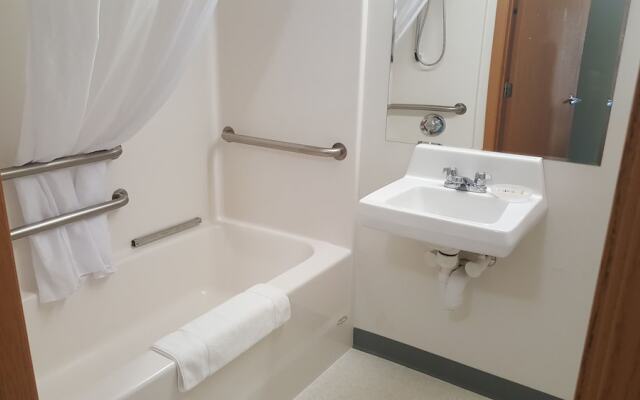 Amerivu Inn And Suites New Richmond