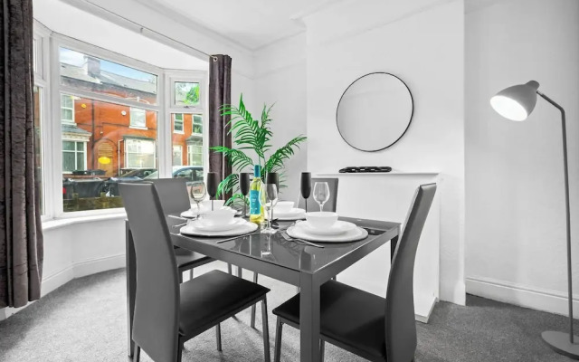 Cosy Three Bedroom Family Home With Garden