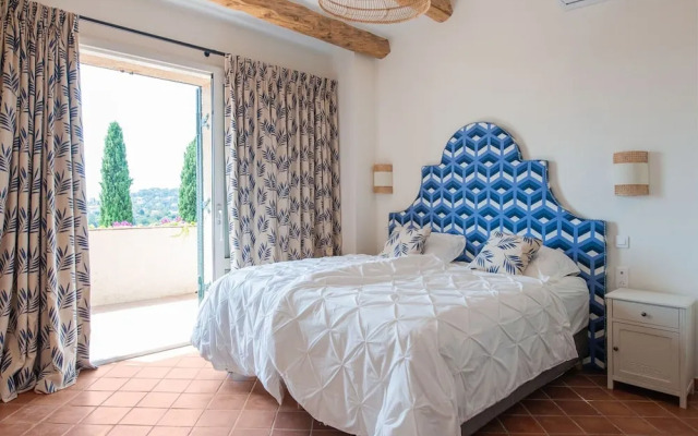 Villa Near Cannes With Pool and Views