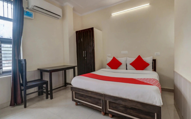 Hotel Sapphire by OYO Rooms