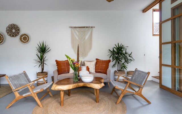 Beautiful Boho-chic 4br Tropical Villa in Pererenan Canggu