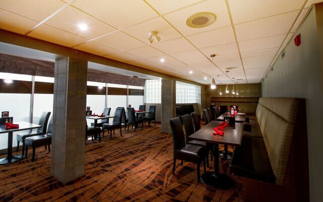 Clarion Hotel & Suites