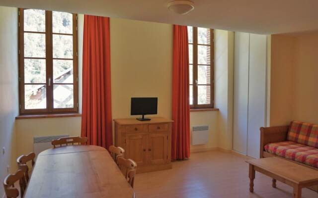 Logement n209 6pers face aux Thermes