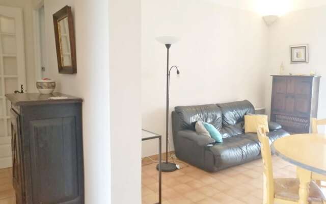 Apartment With 2 Bedrooms in Arles, With Wifi - 30 km From the Beach