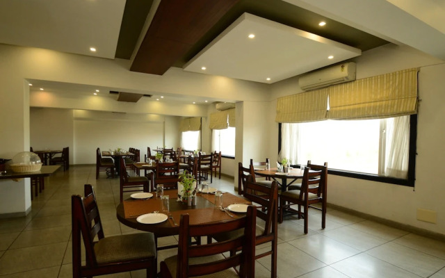 Crimson Park Shripriya Hotel