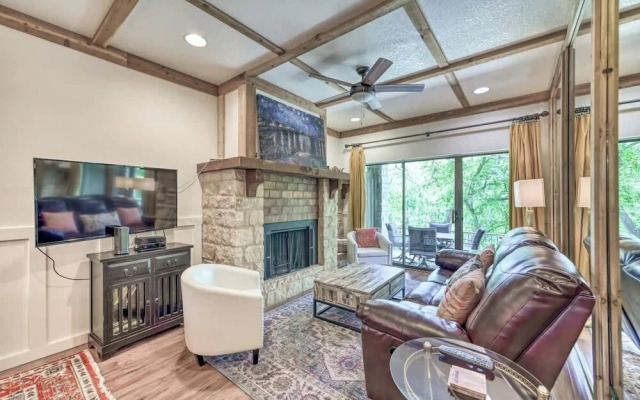 Luxurious Riverfront Condo Just 1 Blk to Schlitterbahn!