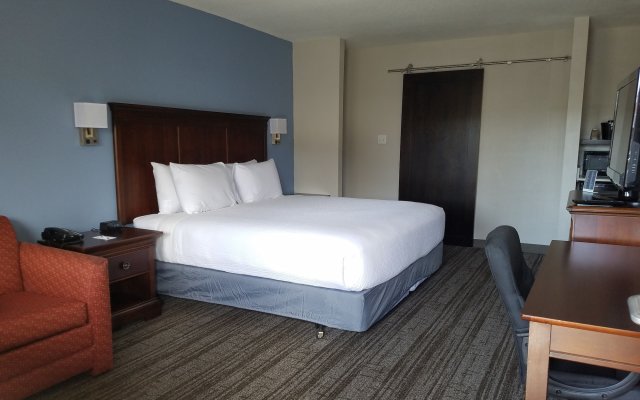 Hotel South Tampa & Suites