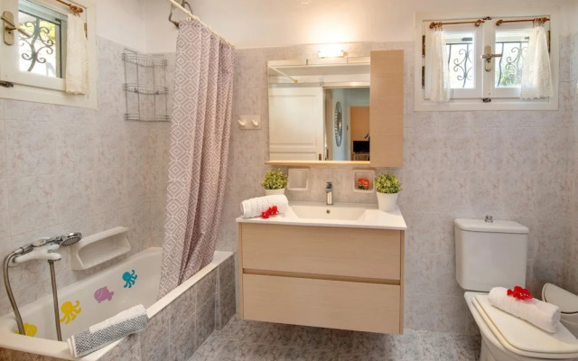 Ntina Pool House By Konnect