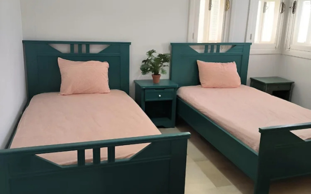 Yasmina Apartment in the Heart of the Tourist Area