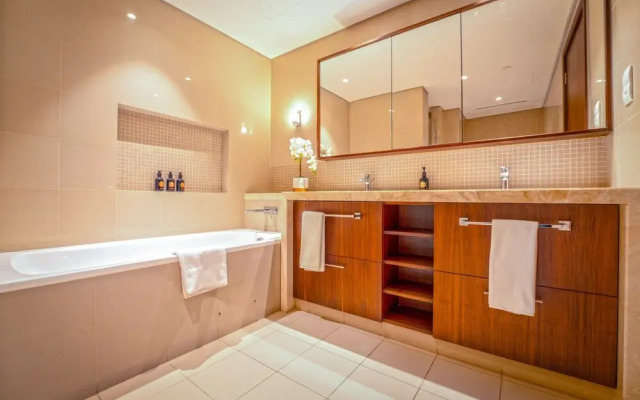 Easygo-upscale 2BR /iconic View Bldp03