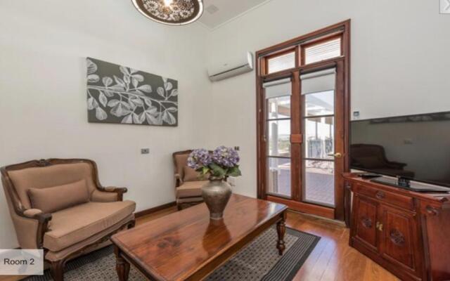 Fairway Manor Accommodation