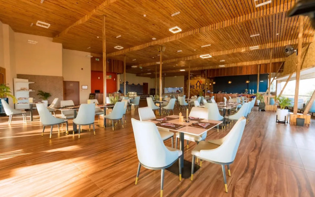 The Hut Restaurant & Boutique hotel