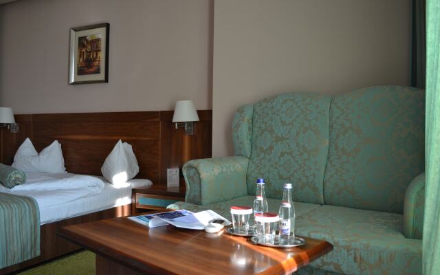Hotel Phoenicia Express