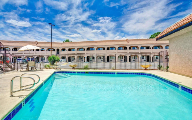 Super 8 by Wyndham Las Vegas Nellis AFB Area