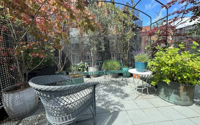 No. 30 Knightsbridge