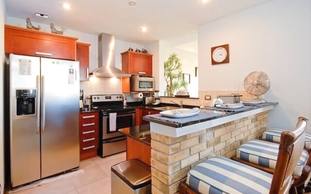 Naxos Condominium