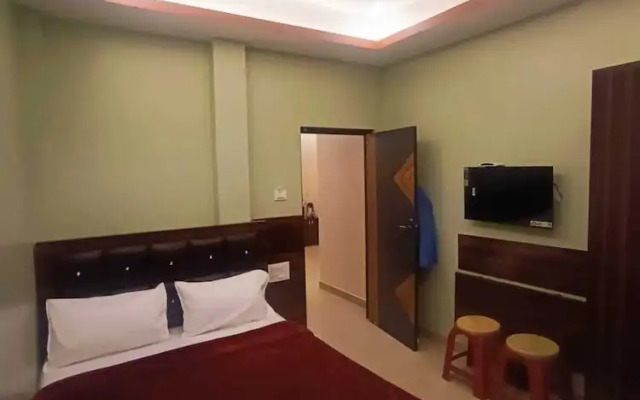 Rose garden enclave for families