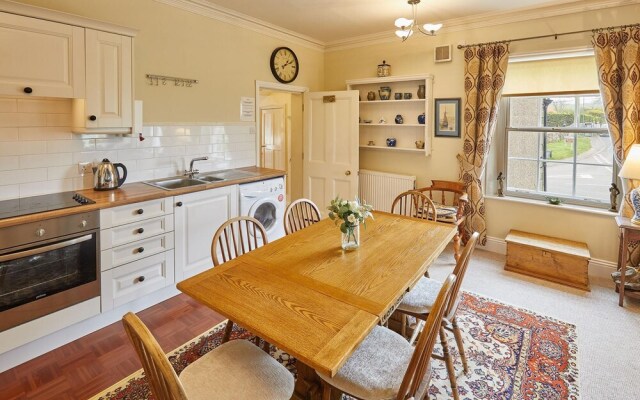 Host Stay Apartment 7 Sneaton Hall