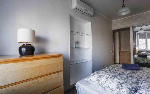 Ап-ты в Б. Кондратьевском пер., 12, стр. 1