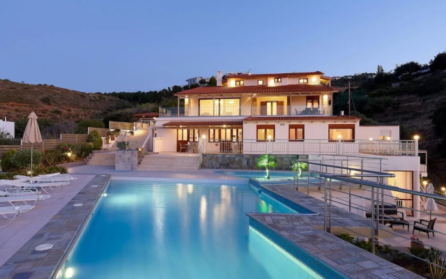 Cozy Pool Front Apartment With sea View Green