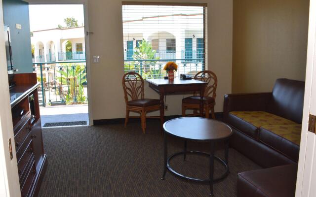 Oxford Suites Pismo Beach