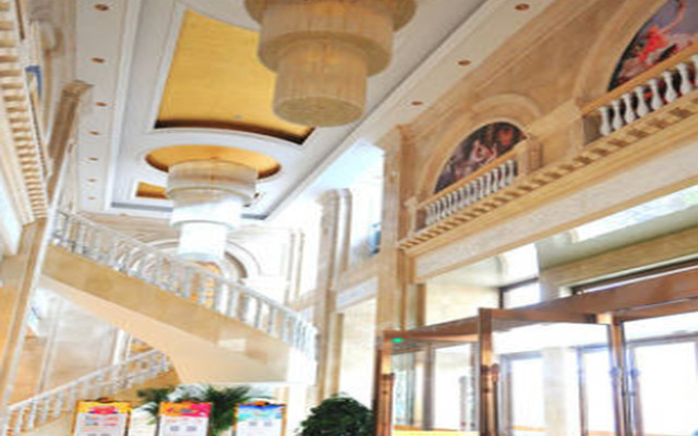 Vienna International Hotel Xinyang Yangshan New District Branch